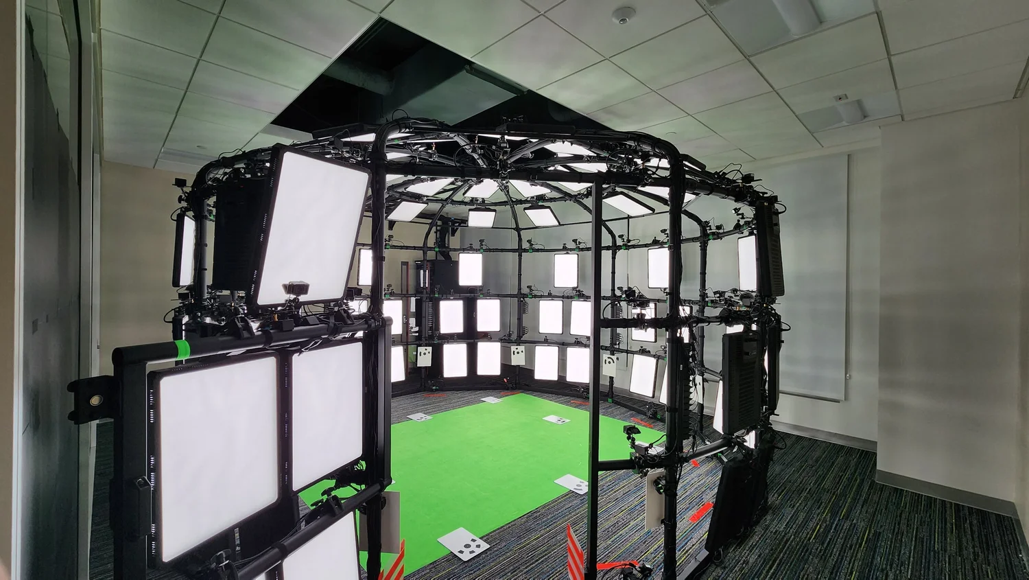 Volumetric capture studio dome rig