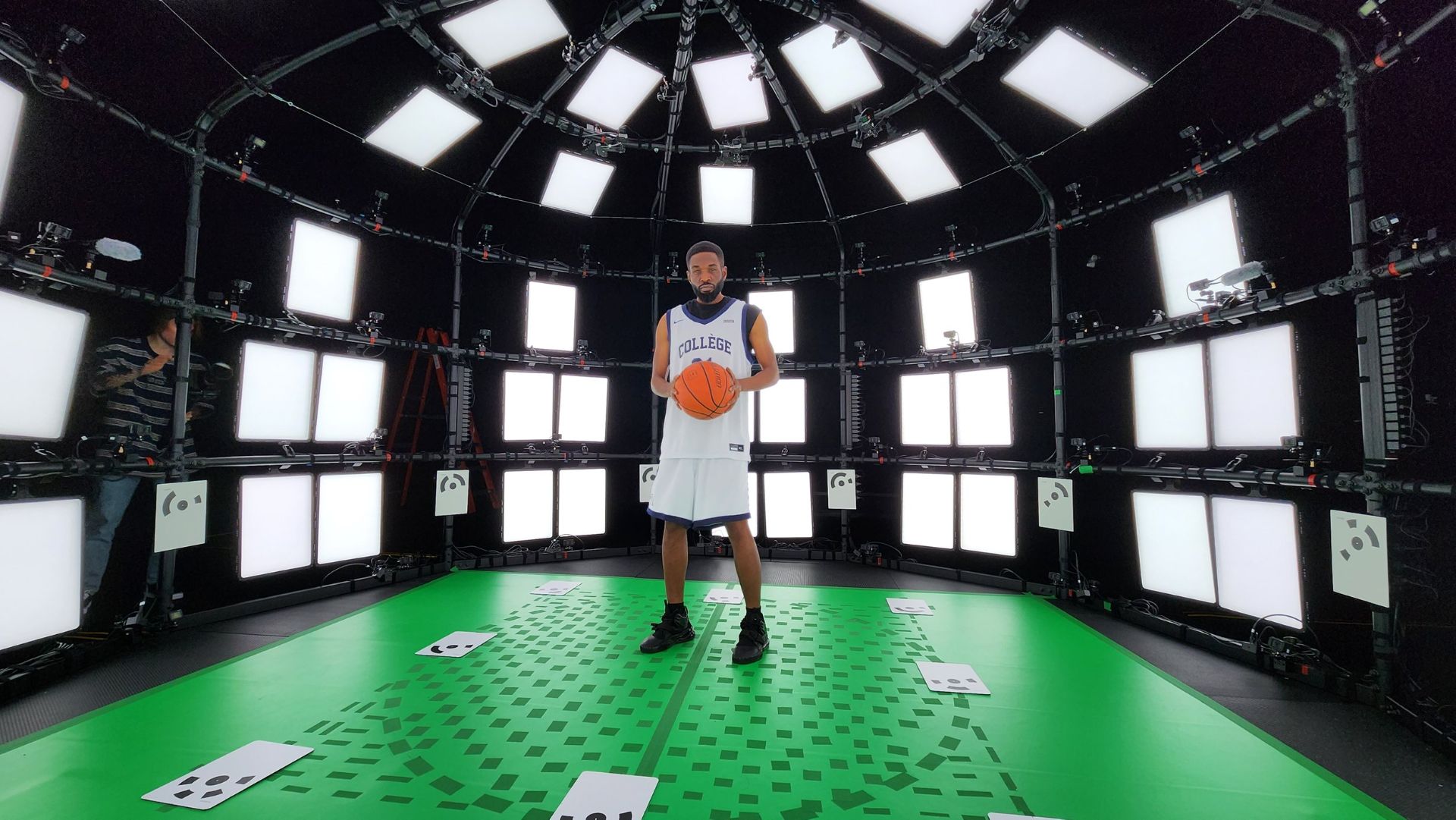COlab d’Alma — basketball capture inside the dome